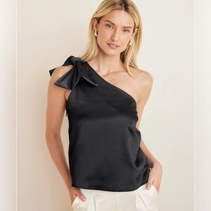 Venus Elegant Bow Tie Black One-Shoulder Top NWOT🖤🖤